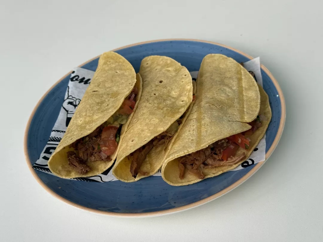 Tacos de Pulled Pork y guacamole